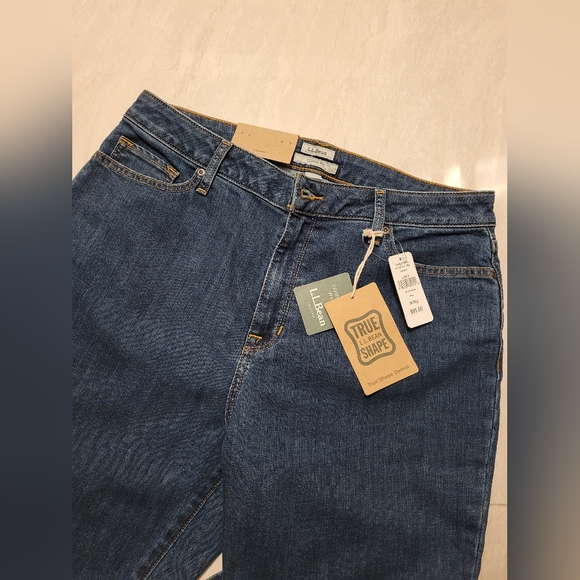 L.L. Bean classic fit blue jeans brand new with tags - Picture 1 of 4